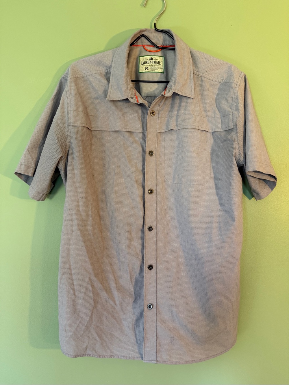 Lake & Trail Men’s Short Sleeve Button-Down Shirt in Light Gray